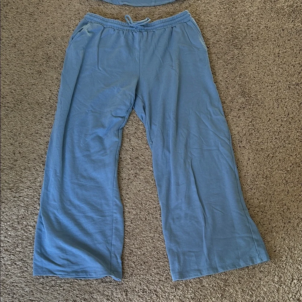 Fashion Nova Blue Wide Leg Pants & Top Set - Picture 2 of 3